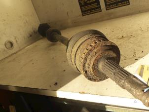 Gebruikte Aandrijfas rechts-voor Opel Astra H (L48) 1.6 16V Twinport Prijs € 35,00 Margeregeling aangeboden door Autodemontage de Zaag