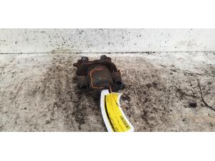 Gebruikte Remklauw (Tang) links-voor Volkswagen Caddy III (2KA,2KH,2CA,2CH) 1.6 TDI 16V Prijs € 40,00 Margeregeling aangeboden door Autodemontage de Zaag