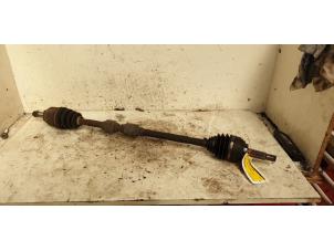 Gebruikte Steekas rechts-voor Mitsubishi Colt (CJ) 1.3 GL,GLX 12V Prijs € 30,00 Margeregeling aangeboden door Autodemontage de Zaag