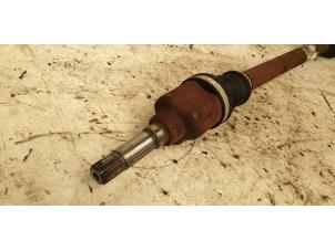 Gebruikte Aandrijfas rechts-voor Peugeot 207/207+ (WA/WC/WM) 1.4 16V VTi Prijs € 35,00 Margeregeling aangeboden door Autodemontage de Zaag