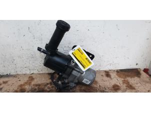 Gebruikte Pomp Servo Citroen C4 Coupé (LA) 1.4 16V Prijs € 80,00 Margeregeling aangeboden door Autodemontage de Zaag