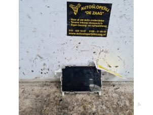 Gebruikte Radio Diversen Ford Fiesta 6 (JA8) 1.6 TDCi 16V 95 Prijs € 50,00 Margeregeling aangeboden door Autodemontage de Zaag