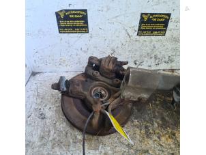 Gebruikte Fusee rechts-voor Citroen C4 Berline (LC) 1.6 16V VTi 120 Prijs € 25,00 Margeregeling aangeboden door Autodemontage de Zaag