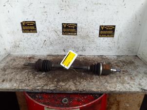 Gebruikte Aandrijfas links-voor Chevrolet Spark 1.0 16V Prijs € 45,00 Margeregeling aangeboden door Autodemontage de Zaag