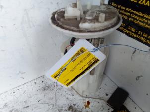 Gebrauchte Benzinpumpe Opel Corsa D 1.4 16V Twinport Preis € 60,00 Margenregelung angeboten von Autodemontage de Zaag