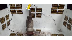 Gebruikte Veerpoot links-voor Landrover Range Rover Sport (LS) 2.7 TDV6 24V Prijs € 50,00 Margeregeling aangeboden door Autodemontage de Zaag