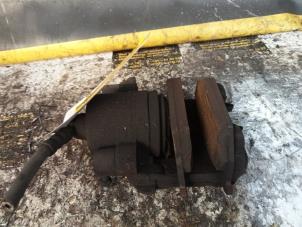 Gebruikte Remklauw (Tang) links-voor Volkswagen Polo V (6R) 1.2 12V Prijs € 15,00 Margeregeling aangeboden door Autodemontage de Zaag