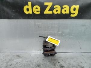 Gebruikte Remklauw (Tang) links-voor Volkswagen Polo V (6R) 1.2 12V Prijs € 15,00 Margeregeling aangeboden door Autodemontage de Zaag