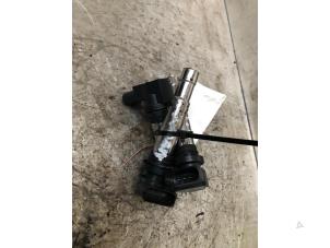 Gebruikte Pen Bobine Volkswagen Polo V (6R) 1.2 12V Prijs € 15,00 Margeregeling aangeboden door Autodemontage de Zaag