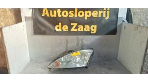 Gebruikte Koplamp links Ford Focus 1 1.6 16V Prijs € 30,00 Margeregeling aangeboden door Autodemontage de Zaag