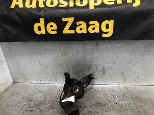 Gebruikte Fusee rechts-voor Citroen C4 Coupé (LA) 1.4 16V Prijs € 35,00 Margeregeling aangeboden door Autodemontage de Zaag