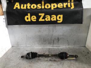 Gebruikte Aandrijfas links-voor Chevrolet Matiz (M200) 0.8 S,SE Prijs € 35,00 Margeregeling aangeboden door Autodemontage de Zaag