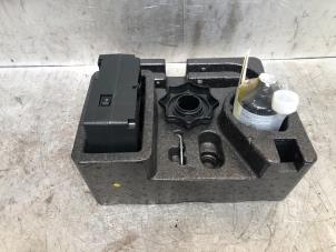 Gebruikte Banden reparatieset Seat Ibiza V (KJB) 1.0 TSI 12V Prijs € 50,00 Margeregeling aangeboden door Autodemontage de Zaag