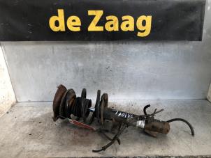 Gebruikte Veerpoot links-voor Mini Mini Cooper S (R53) 1.6 16V Prijs € 40,00 Margeregeling aangeboden door Autodemontage de Zaag