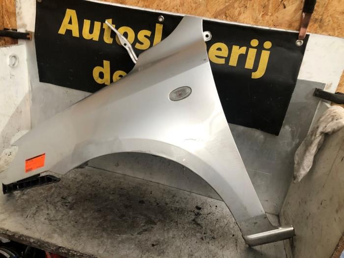 Framskärm, vänster från en Mazda 2 (NB/NC/ND/NE) 1.4 16V 2006