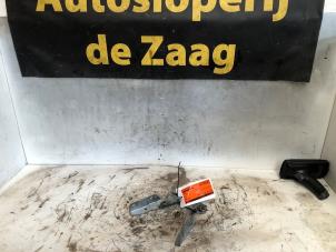 Gebruikte Motorkap Scharnier Mitsubishi Colt (Z2/Z3) 1.3 16V Prijs op aanvraag aangeboden door Autodemontage de Zaag