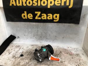 Begagnade Luftkonditioneringspump Renault Clio II (BB/CB) 1.4 16V Pris € 70,00 Marginaltabell erbjuds av Autodemontage de Zaag