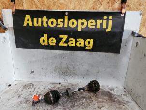 Gebruikte Aandrijfas links-voor Volkswagen Golf VII (AUA) 1.2 TSI 16V Prijs € 150,00 Margeregeling aangeboden door Autodemontage de Zaag