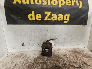 Gebruikte Remklauw (Tang) links-voor Volkswagen Polo V (6R) 1.2 12V Prijs € 15,00 Margeregeling aangeboden door Autodemontage de Zaag