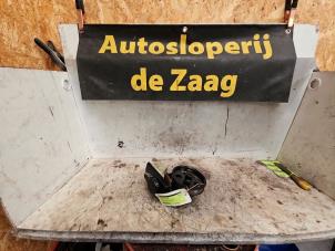 Begagnade Servostyrningspump Ford Mondeo III Wagon 2.0 16V Pris € 35,00 Marginaltabell erbjuds av Autodemontage de Zaag