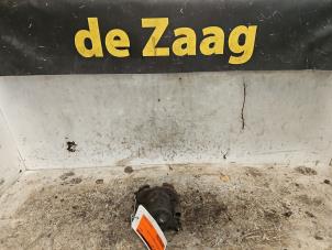 Gebruikte Remklauw (Tang) links-voor Volkswagen Caddy III (2KA,2KH,2CA,2CH) 2.0 SDI Prijs € 25,00 Margeregeling aangeboden door Autodemontage de Zaag