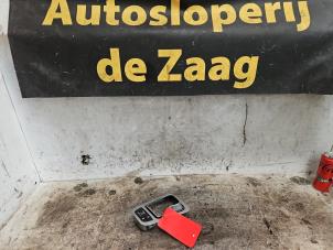 Używane Dzwignia zmiany biegów Citroen C5 III Berline (RD) 1.6 16V THP 155 Cena € 50,00 Procedura marży oferowane przez Autodemontage de Zaag