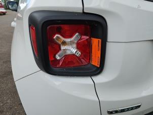 Begagnade Baklykta, vänster Jeep Renegade (BU) 1.6 Multijet 16V Pris € 120,00 Marginaltabell erbjuds av Autodemontage de Zaag