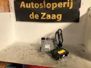 Gebruikte Navigatie Systeem Renault Captur (2R) 0.9 Energy TCE 12V Prijs € 200,00 Margeregeling aangeboden door Autodemontage de Zaag