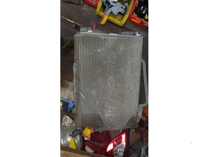 AC-radiator från en Nissan Qashqai (J10) 1.6 16V 2007