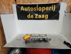 Begagnade Vipparmskåpa Mercedes A (W176) 1.6 A-200 16V Pris € 60,00 Marginaltabell erbjuds av Autodemontage de Zaag