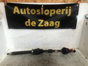Gebruikte Aandrijfas rechts-voor Ford Focus 3 1.0 Ti-VCT EcoBoost 12V 100 Prijs € 35,00 Margeregeling aangeboden door Autodemontage de Zaag
