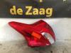 Achterlicht rechts van een Ford Focus 3, 2010 / 2020 1.0 Ti-VCT EcoBoost 12V 100, Hatchback, Benzine, 998cc, 74kW (101pk), FWD, M2DA, 2012-02 / 2017-12 2012