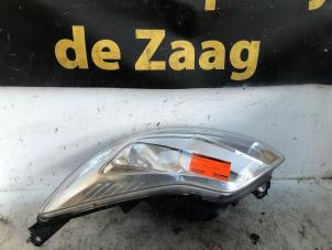 Gebruikte Koplamp links Ford Focus 3 1.0 Ti-VCT EcoBoost 12V 100 Prijs € 150,00 Margeregeling aangeboden door Autodemontage de Zaag