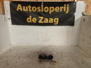 Gebruikte Schakelaar Elektrisch Raam Ford C-Max (DXA) 1.0 Ti-VCT EcoBoost 12V 125 Prijs € 35,00 Margeregeling aangeboden door Autodemontage de Zaag