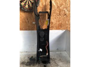 Gebruikte Middenconsoles Audi A4 Avant (B8) 1.8 TFSI 16V Quattro Prijs € 100,00 Margeregeling aangeboden door Autodemontage de Zaag