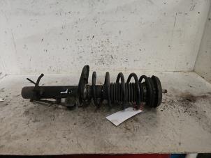 Gebruikte Veerpoot links-voor Peugeot 207/207+ (WA/WC/WM) 1.6 16V VTi Prijs € 40,00 Margeregeling aangeboden door Autodemontage de Zaag