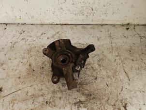 Gebruikte Fusee links-voor Chevrolet Spark (M300) 1.2 16V Prijs € 35,00 Margeregeling aangeboden door Autodemontage de Zaag