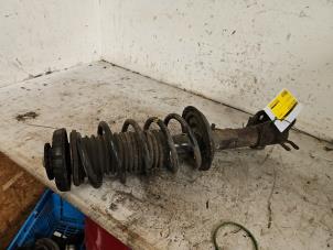 Gebruikte Mac Phersonpoot links-voor Chevrolet Spark (M300) 1.2 16V Prijs € 45,00 Margeregeling aangeboden door Autodemontage de Zaag