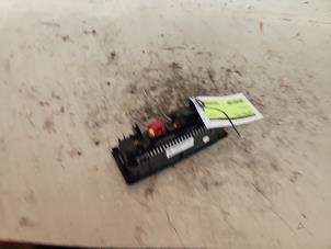 Używane Panel climatronic Skoda Fabia II Combi 1.2 TSI Cena € 50,00 Procedura marży oferowane przez Autodemontage de Zaag