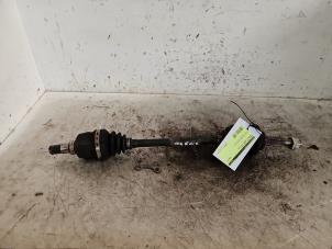 Gebruikte Aandrijfas links-voor Chevrolet Spark (M300) 1.2 16V Prijs € 35,00 Margeregeling aangeboden door Autodemontage de Zaag