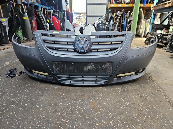 Voorbumper van een Volkswagen Fox (5Z) 1.4 16V 2006