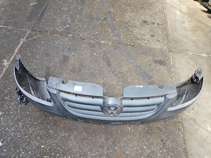 Voorbumper van een Volkswagen Fox (5Z) 1.4 16V 2006