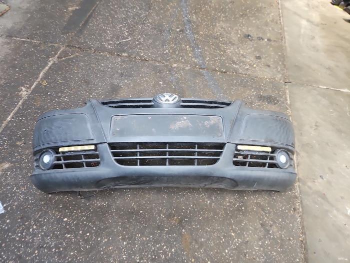 Voorbumper van een Volkswagen Fox (5Z) 1.4 16V 2006