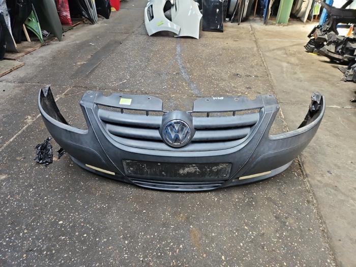 Voorbumper van een Volkswagen Fox (5Z) 1.4 16V 2006