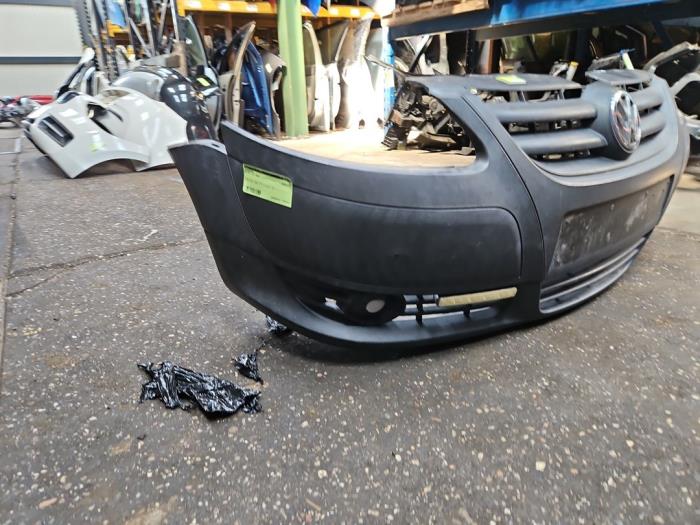 Voorbumper van een Volkswagen Fox (5Z) 1.4 16V 2006