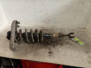 Gebruikte Mac Phersonpoot links-voor Audi A4 (B6) 2.0 20V Prijs € 35,00 Margeregeling aangeboden door Autodemontage de Zaag