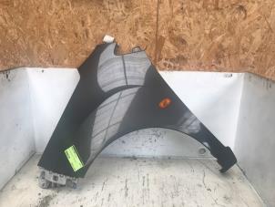 Gebruikte Scherm links-voor Chevrolet Spark (M300) 1.0 16V Prijs € 100,00 Margeregeling aangeboden door Autodemontage de Zaag