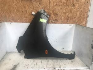 Gebruikte Scherm rechts-voor Chevrolet Spark (M300) 1.0 16V Prijs € 100,00 Margeregeling aangeboden door Autodemontage de Zaag