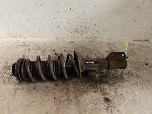 Gebruikte Mac Phersonpoot links-voor Chevrolet Spark (M300) 1.0 16V Prijs € 35,00 Margeregeling aangeboden door Autodemontage de Zaag