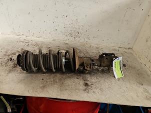 Gebruikte Veerpoot rechts-voor Chevrolet Spark (M300) 1.0 16V Prijs € 35,00 Margeregeling aangeboden door Autodemontage de Zaag